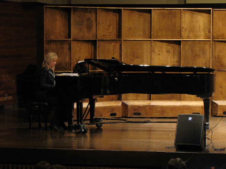 MUN_15th_anniversary_Recital_2010.jpg